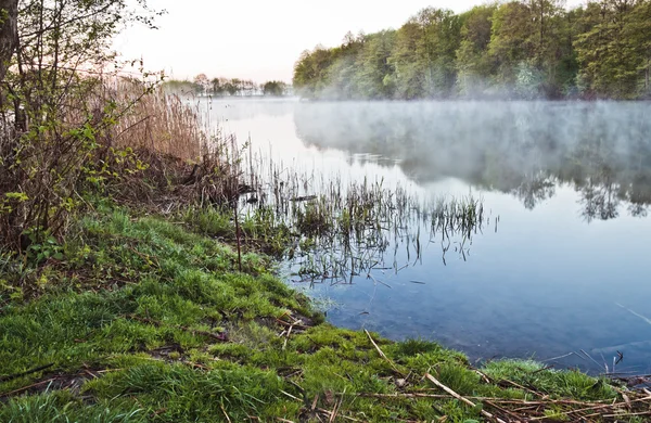 Fog over the river — Stock Photo, Image