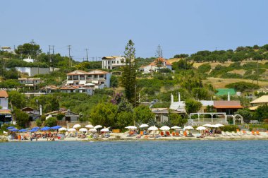 Girit Anissaras plajda Turistler Yunan adalarının en büyük ve en kalabalık