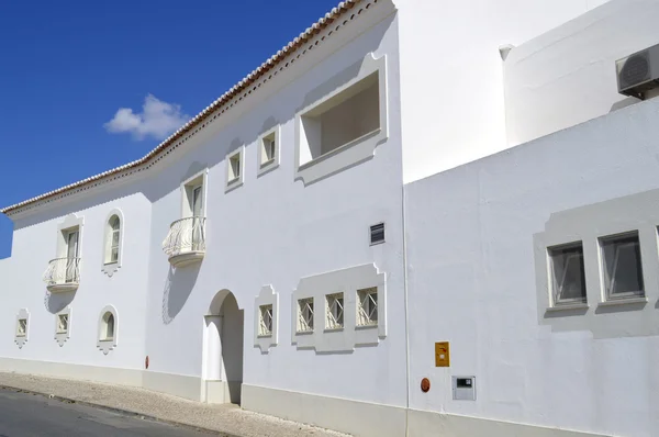 Haus im dorf armacao de pera in portugal — Stockfoto