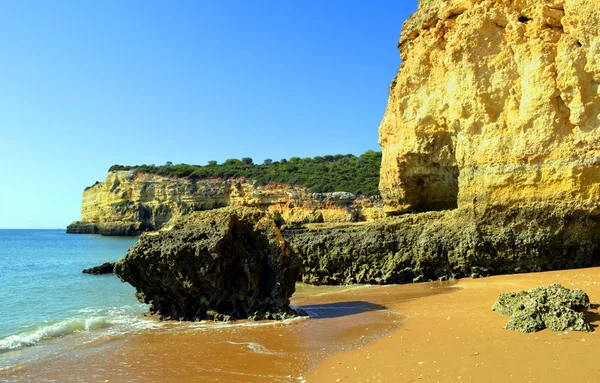 Spectacular cliffs on Senhora Da Rocha Nova Beach in Portugal — Stock Photo, Image