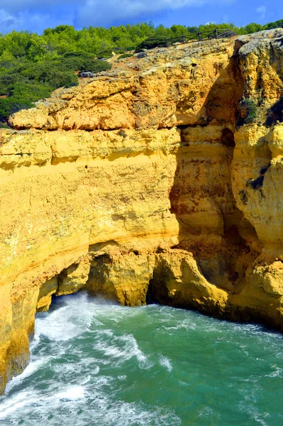 Spectacular rock formations on Benagil Beach on the Algarve coast — Stock Photo, Image