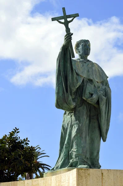 Estátua do Padroeiro Português dos pescadores no Algarve S. Goncalo de Lagos — Fotografia de Stock