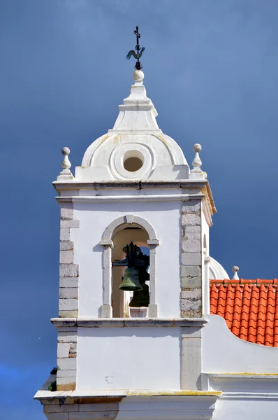 Lagos tarihi Santa Maria Kilisesi çan kulesinde — Stok fotoğraf