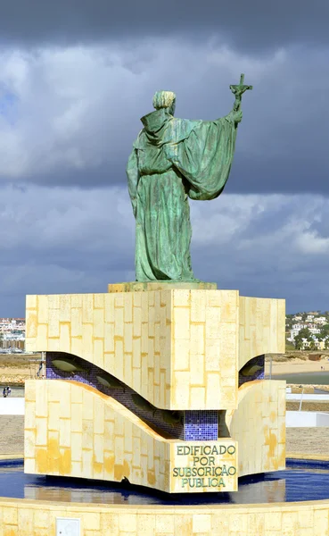 Statue du saint patron portugais des pêcheurs dans l'Algarve S. Goncalo de Lagos — Photo