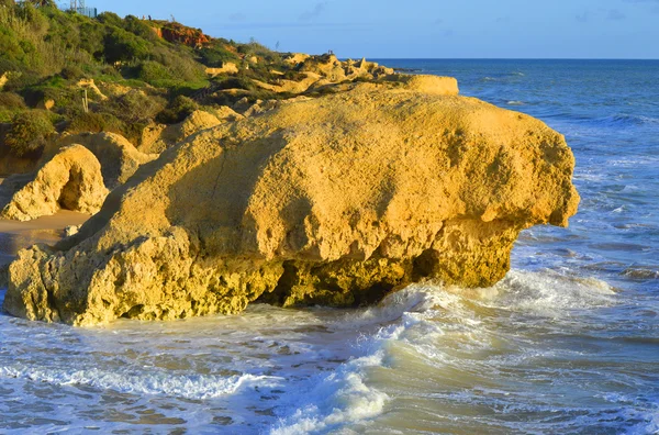 Formações rochosas espetaculares na Praia da Gale, na costa algarvia — Fotografia de Stock