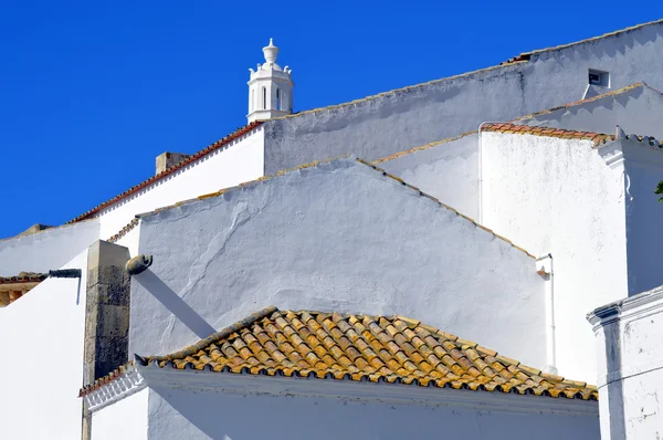 Architecture in the old town district of Faro in Portugal — Stock Photo, Image