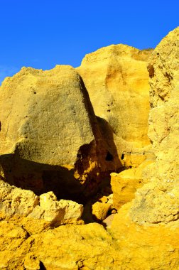 Sietskes Beach muhteşem kaya oluşumları Algarve kıyısında