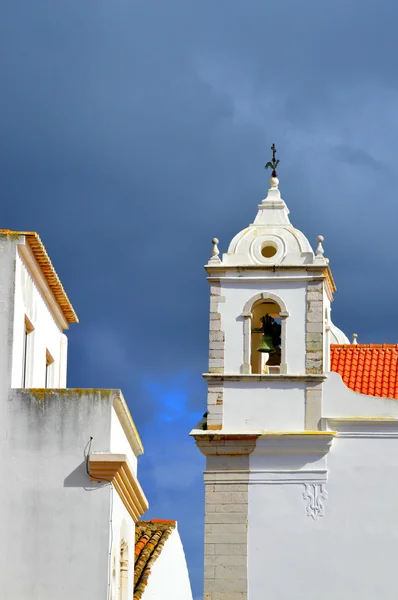 ラゴスの歴史的なサンタ・マリア ・教会の鐘楼 — ストック写真