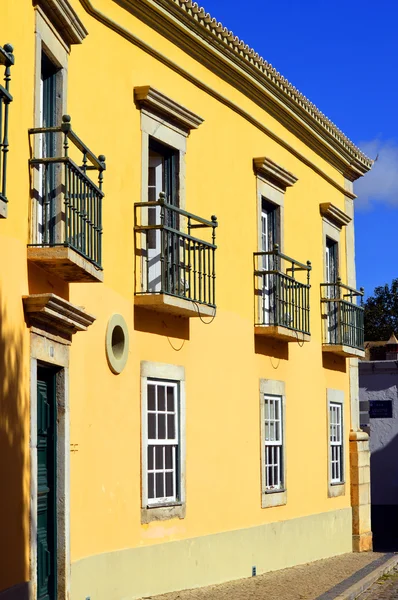 Arquitetura no bairro da cidade velha de Faro em Portugal — Fotografia de Stock
