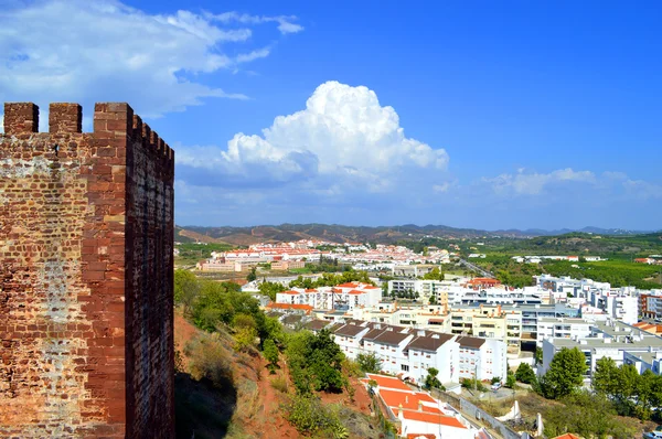 从历史的城堡，在阿尔加维，葡萄牙锡尔维什视图 — 图库照片