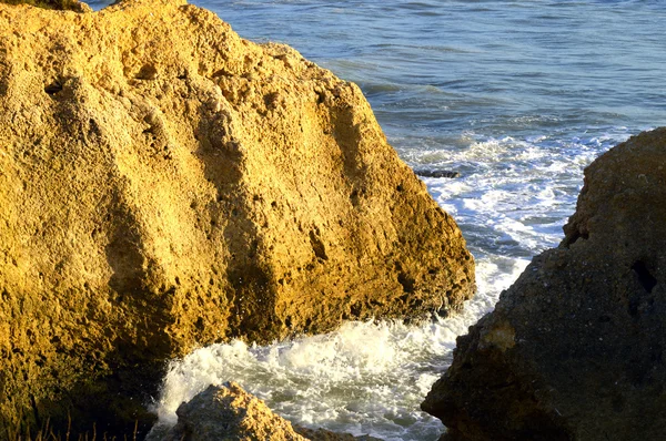 Spectacular rock formations on Sietskes Beach on the Algarve coast — Stock Photo, Image