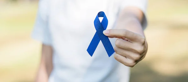 Maart Colorectal Cancer Awareness Maand Vrouw Met Donker Blauw Lint — Stockfoto