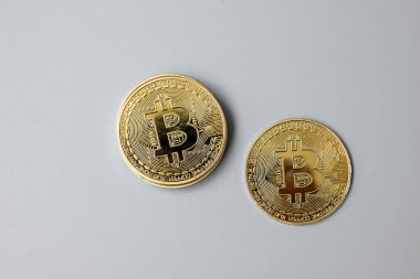 Altın Bitcoin kripto para yığını, Crypto engelleme ağı içindeki Dijital Para, teknoloji ve çevrimiçi internet değiş tokuşu kullanılarak takas edilir. Mali konsept