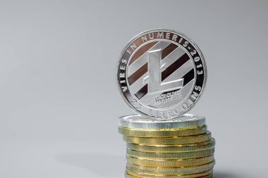 Gümüş Litecoin (LTC) şifreleme para yığını, Crypto engelleme ağı içinde Dijital Para, teknoloji ve çevrimiçi internet değiş tokuşu kullanılarak takas edilir. Mali konsept