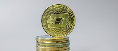 Altın Dash kripto para yığını, Crypto engelleme ağı içindeki Dijital Para, teknoloji ve çevrimiçi internet değiş tokuşu kullanılarak takas edilir. Mali konsept