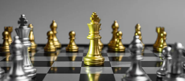 Silver Gold Chess Figure Chessboard Opponent Battle Strategy Success Management — Stock Photo, Image
