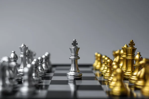 Silver Gold Chess Figure Chessboard Opponent Battle Strategy Success Management — Stock Photo, Image