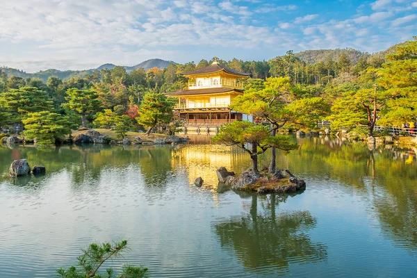Hermoso Templo Kinkakuji Pabellón Oro Temporada Follaje Otoño Hito Famoso — Foto de Stock