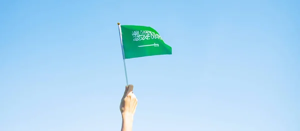 배경에 사우디 아라비아 국기를 있습니다 사우디 아라비아 국경일 축하의 — 스톡 사진