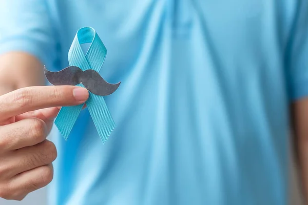 Novembro Mês Consciência Câncer Próstata Homem Segurando Fita Azul Com — Fotografia de Stock