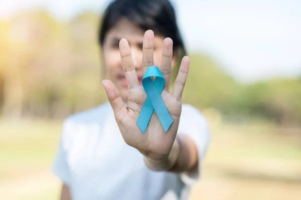 Novembro Mês Consciência Câncer Próstata Mulher Segurando Fita Azul Para — Fotografia de Stock