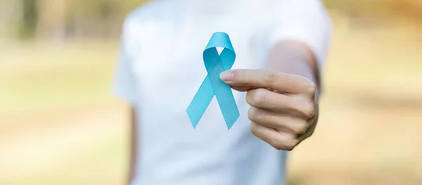 Novembro Mês Consciência Câncer Próstata Mulher Segurando Fita Azul Para — Fotografia de Stock
