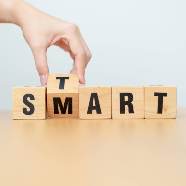 Tahta bloğu değiştir Akıllı 'ya başla. Akıllı, zeki, başlangıç, başlangıç, büyüme ve yeni yaşam bölümü kavramları