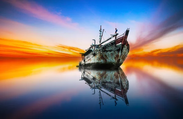 Majestic morning with ghost ship — Stock Photo, Image