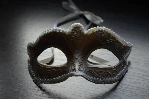 Máscara Carnaval Sobre Fundo Branco Fechar — Fotografia de Stock