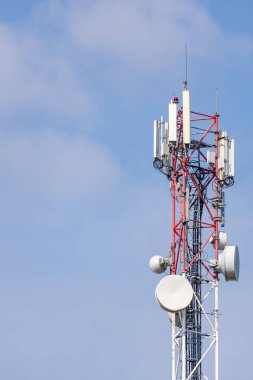 Hücresel iletim kulesi kopyalama alanı ile birleşir