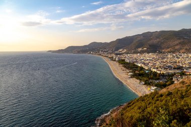 Batı Alanya, Tyrkey Panorama yüksek çözünürlüklü Alanya Kalesi 'nden ve ünlü Kleopatra sahilinden gözlendi.