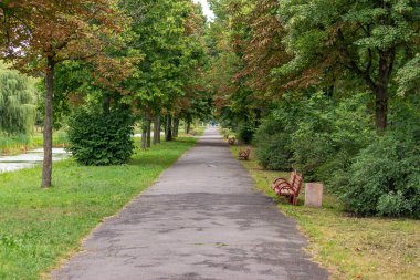 2013 'te Lutsk Halk Merkezi Parkı. Eski Sovyet mirası fotoğrafı. Bu görüşler dramatik bir şekilde değişti.