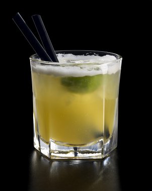 cam kireç ve buz küpleri ile ev yapımı soğuk limonata