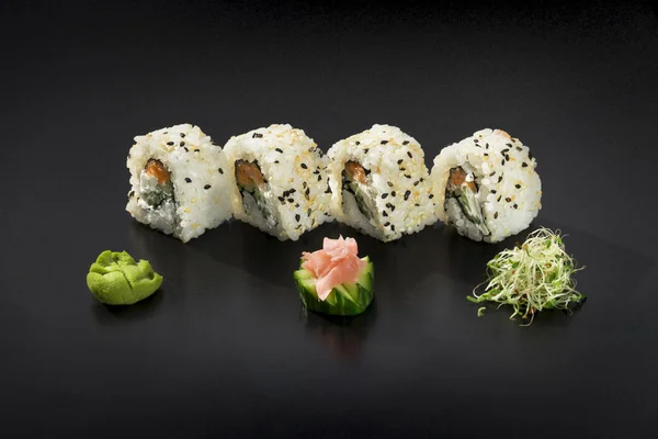 Uramaki sushi de maki — Foto de Stock