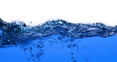 Beyaz arka plan üzerinde izole hava kabarcıkları ile saf su sıçrama