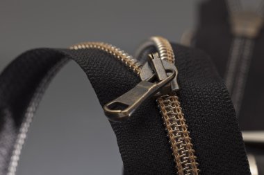 elleri ve ayakları ile futbol