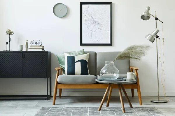 Único Loft Interior Con Sofá Verde Cómodo Muebles Diseño Maqueta —  Fotos de Stock