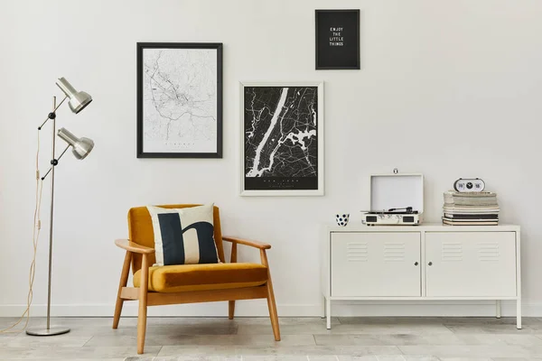 Composição Retro Minimalista Sala Estar Interior Com Poltrona Design Dois — Fotografia de Stock