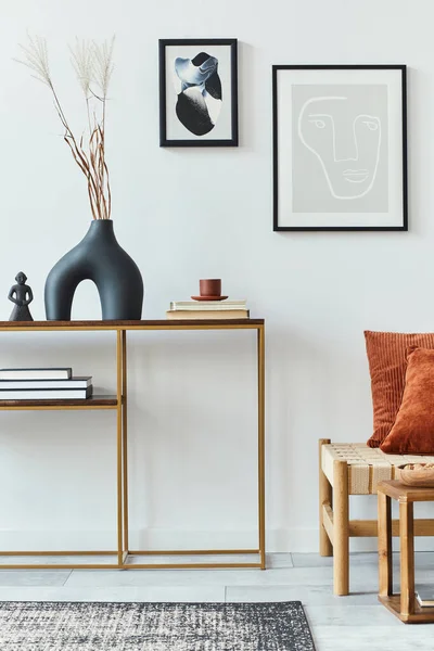 Moderní Kompozice Stylovém Interiéru Obývacího Pokoje Designovým Nábytkem Modelovanými Rámy — Stock fotografie
