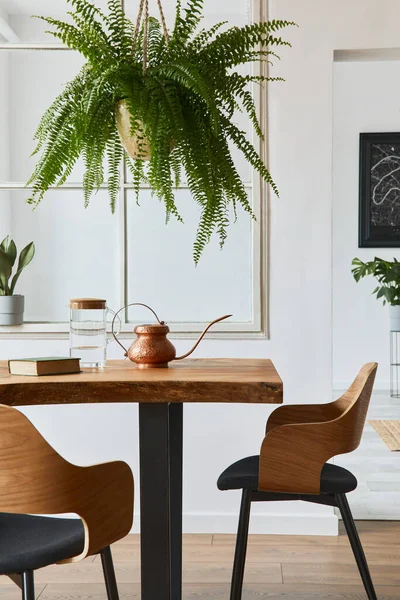 나무로 포스터 현대식 가정집 장식의우아 액세서리가 식당의 세련되고 템플릿 — 스톡 사진