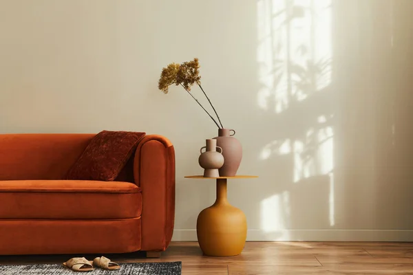 Interior Bergaya Ruang Tamu Rumah Mewah Dengan Sofa Desain Meja — Stok Foto