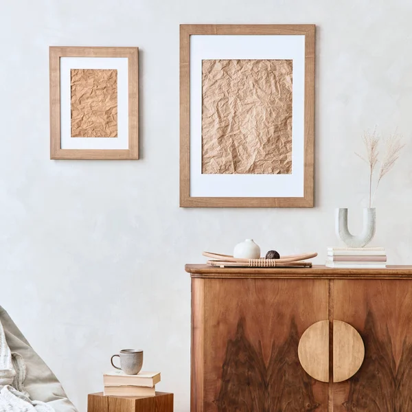 모드를 중립적 거실의 디자인 포스터 프레임 입방체 테이블 그리고 장식의우아 — 스톡 사진