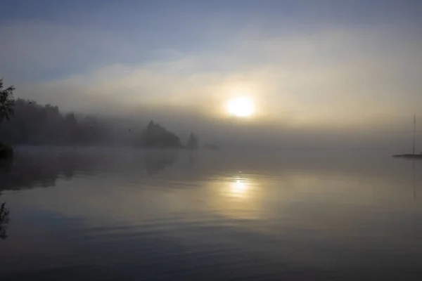 Ξημέρωσε Στο Ποτάμι Την Καλοκαιρινή Περίοδο Όμορφο Τοπίο Της Πρωινής — Φωτογραφία Αρχείου