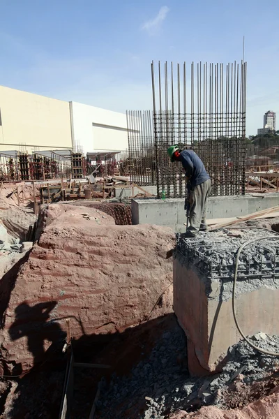 Trabalhador Com Triturador Pedra Construção Civil São Paulo Brasil — Fotografia de Stock