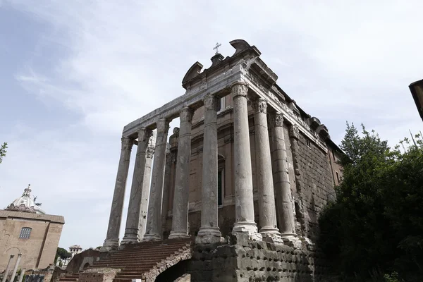 Templo Antonino Faustina Antiguo Templo Romano Roma Adaptado Iglesia Católica —  Fotos de Stock