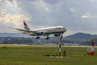 Sao Paulo, Brezilya - 12 Şubat 2003 - British Airways 'in Boeing 777 sefer sayılı uçağı Andre Franco Montoro ya da Cumbica havaalanına indi..