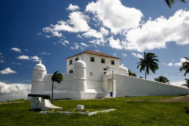 Monte Serrat Kalesi 16. yüzyılda inşa edildi ve Humaita 'da Salvador, Bahia, Brezilya' da yer aldı.