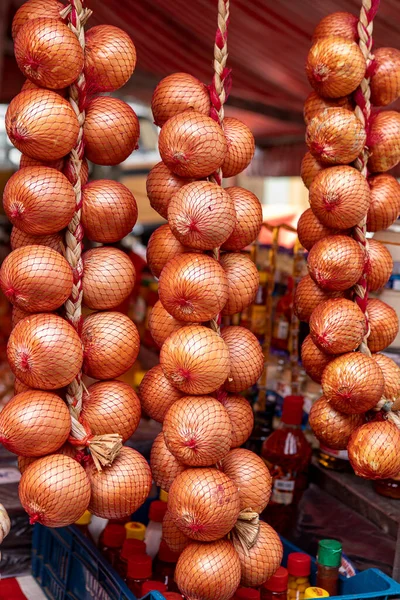 Onion Bunches Open Air Market Stall Sao Paulo Brazil — Stock Photo, Image