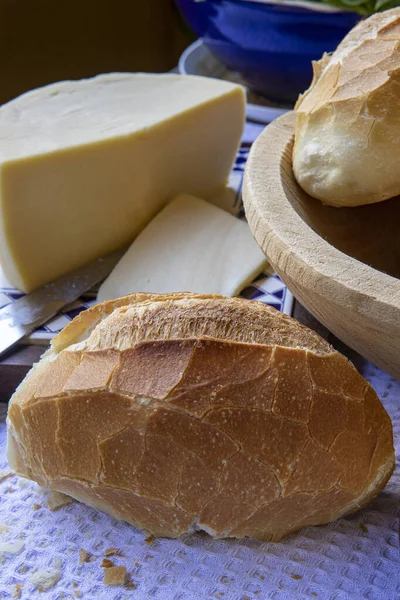 Cesto Pane Francese Pane Tradizionale Brasiliano Con Formaggio Burro Prima — Foto Stock