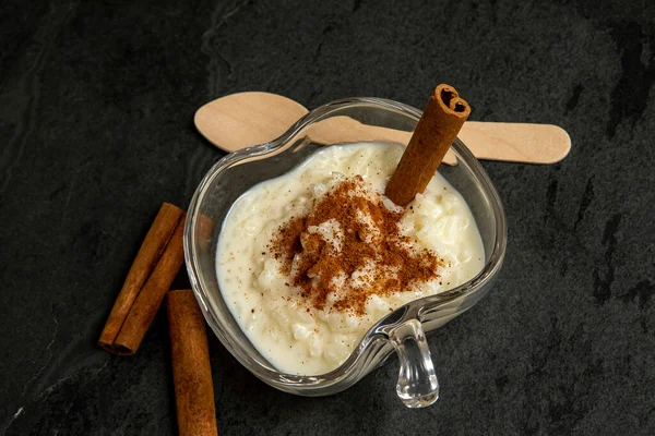 Tradicional Festa Junho Sobremesa Brasileira Feita Arroz Leite Condensado Chamado — Fotografia de Stock